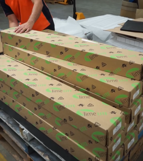 The lovely custom made cardboard packaging at @limeliteau